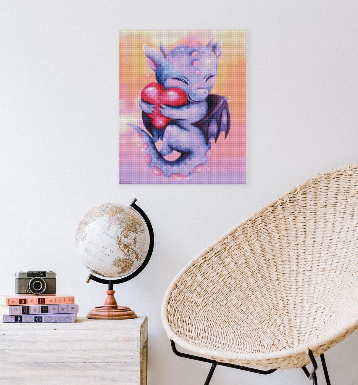 Niedliches Diamond Painting mit lila Drachen, Flügeln und rotem Herz als liebevolle und verspielte Wanddekoration