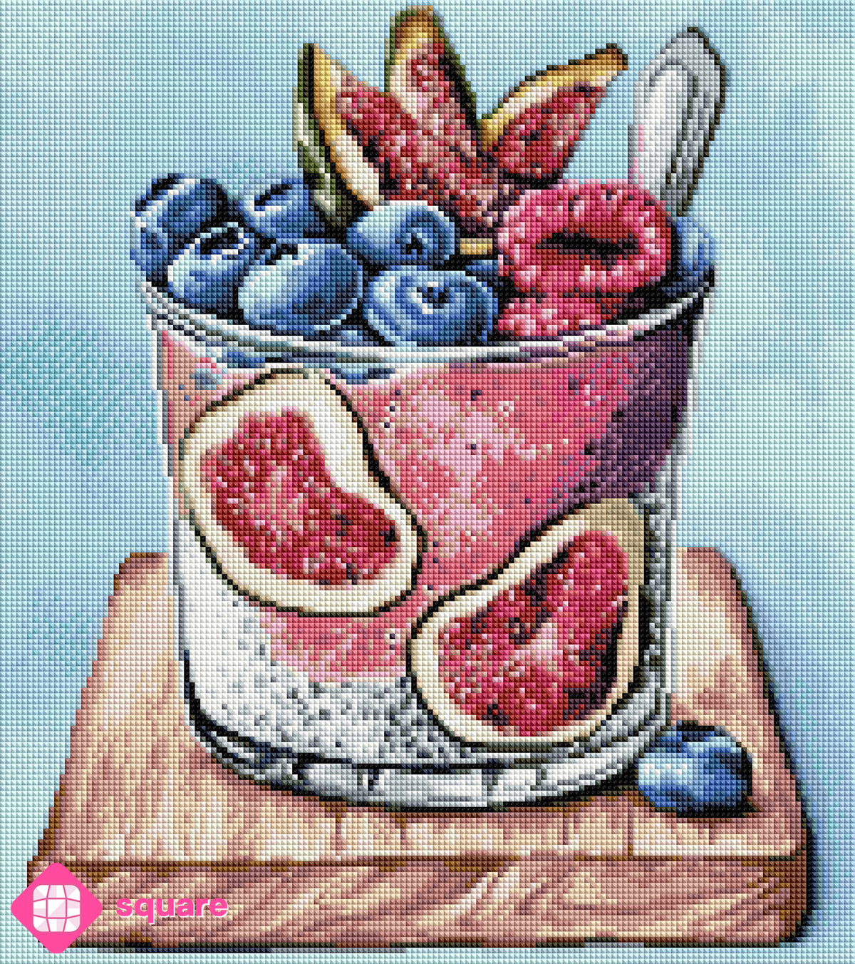 Diamond Painting Vorschau des appetitlichen Stilllebens mit Chia-Joghurt, Feigen und verschiedenen Beeren, angerichtet in einem Glas auf einem Holzbrett in funkelnder Steinoptik als Render-Vorschau