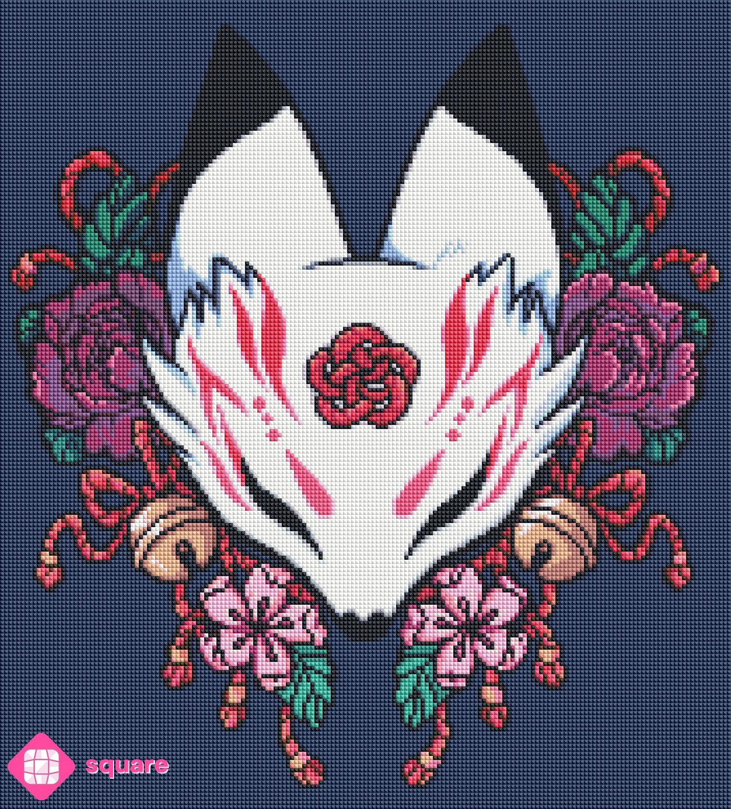 Diamond Painting Vorschau mit detailreicher Kitsune-Maske im Anime-Stil, umgeben von zahlreichen Blüten, Blättern und Glöckchen in funkelnder Steinoptik