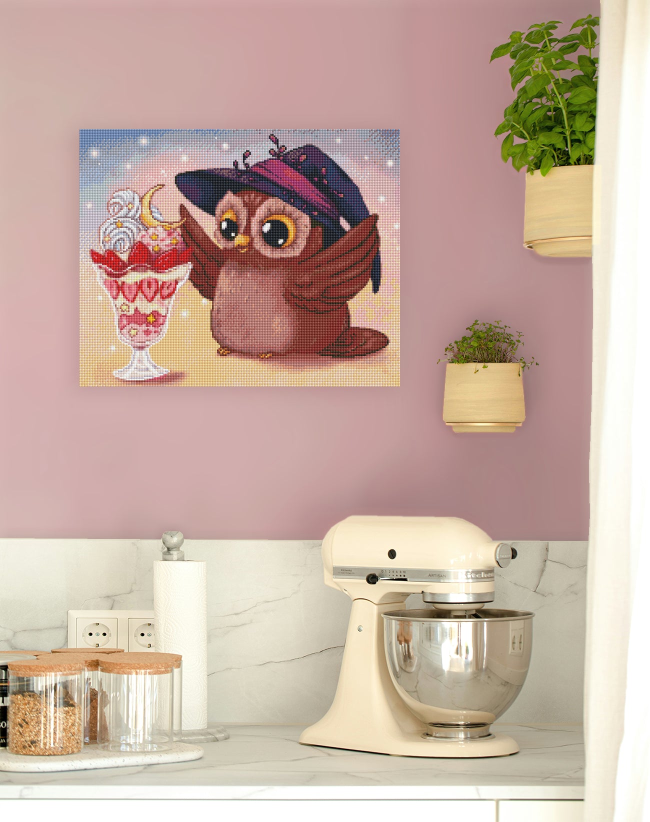 Diamond Painting Eule mit Erdbeer Eisbecher als stimmungsvolle Wohnraumdekoration