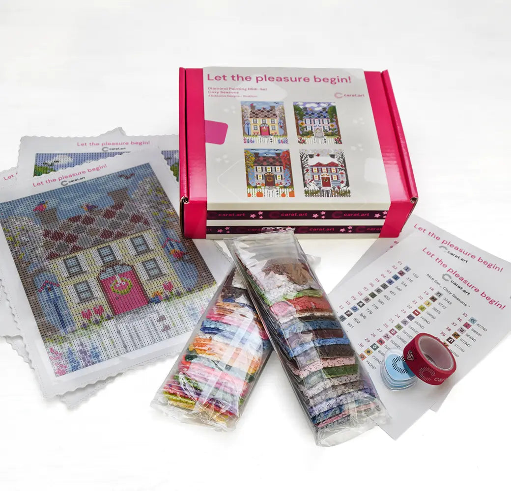 Diamond Painting Set mit kompletten Set-Inhalt von 4 Leinwänden, Steinchen und Zubehör mit jahreszeitlichen Häuschen-Motiven in Frühling Sommer, Herbst und Winter