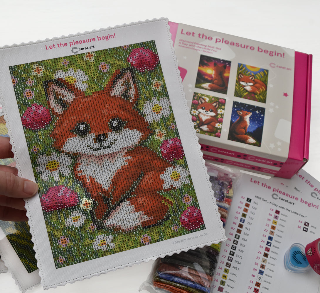 Kleine Diamond Painting Leinwand mit einem Fuchs auf einer Blumenwiese als Teil eines 4er Sets für kleine Diamond Painting Projekte