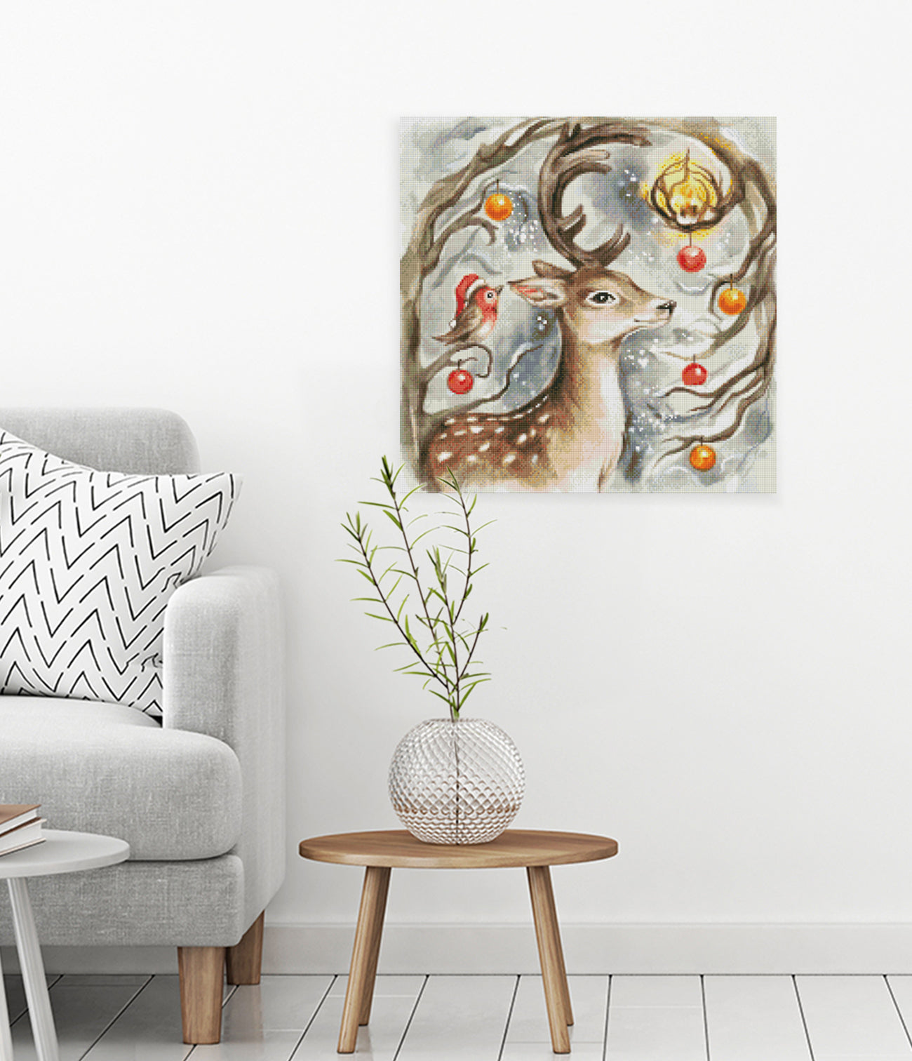 Stimmungsvolles Diamond Painting mit Hirsch, Rotkehlchen und Kerzenschein im verschneiten Winterwald als festliche Wanddekoration