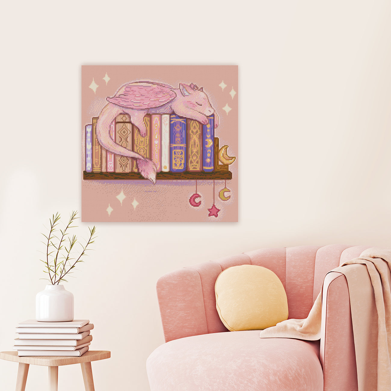 Niedliches Diamond Painting mit rosa Drachen und Büchern als zauberhafte Dekoration für alle Bücher- und Fantasy-Liebhaber