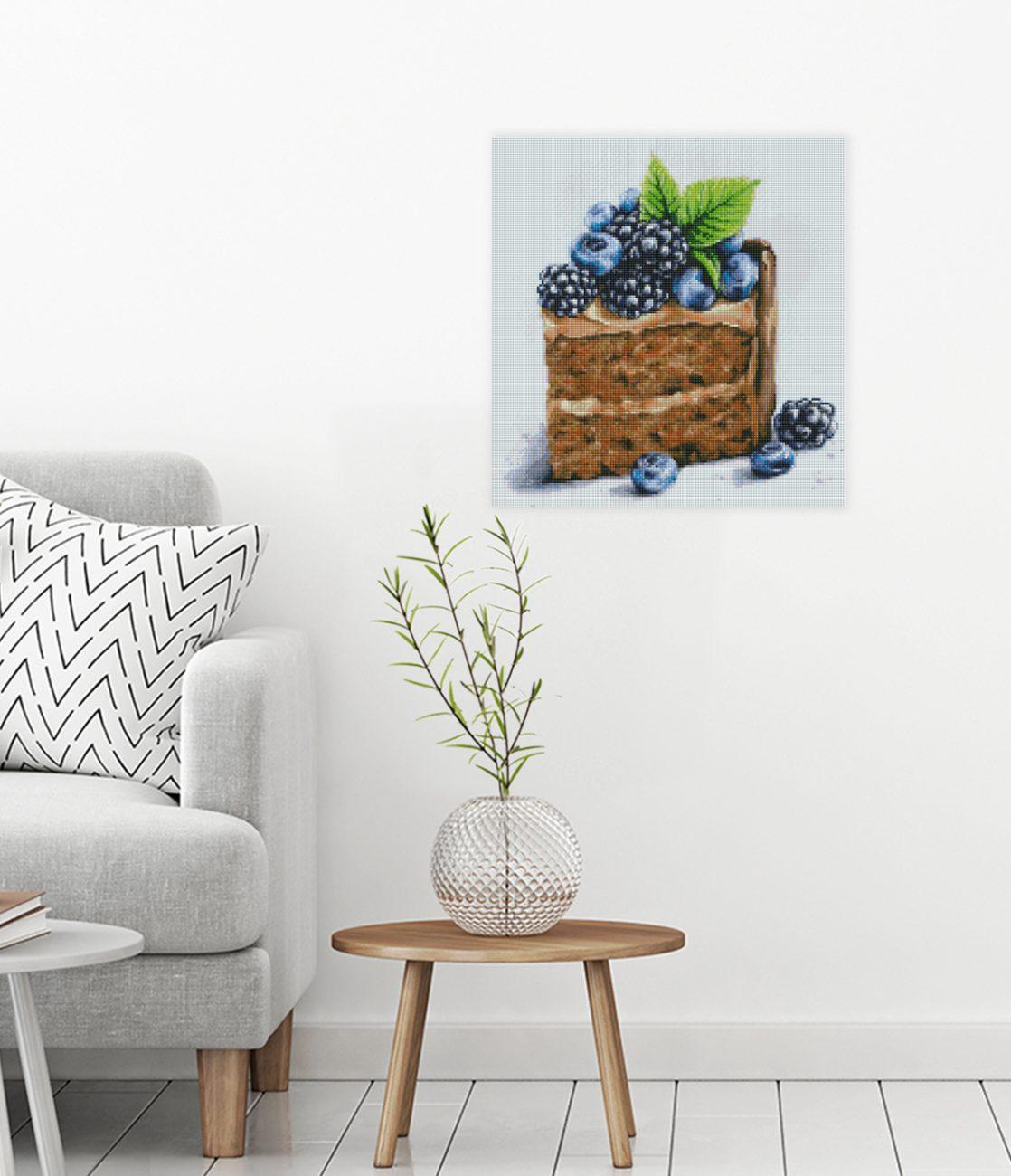 Verführerisches Diamond Painting mit Schokotorte und Beeren als appetitlicher Blickfang für deine Küche