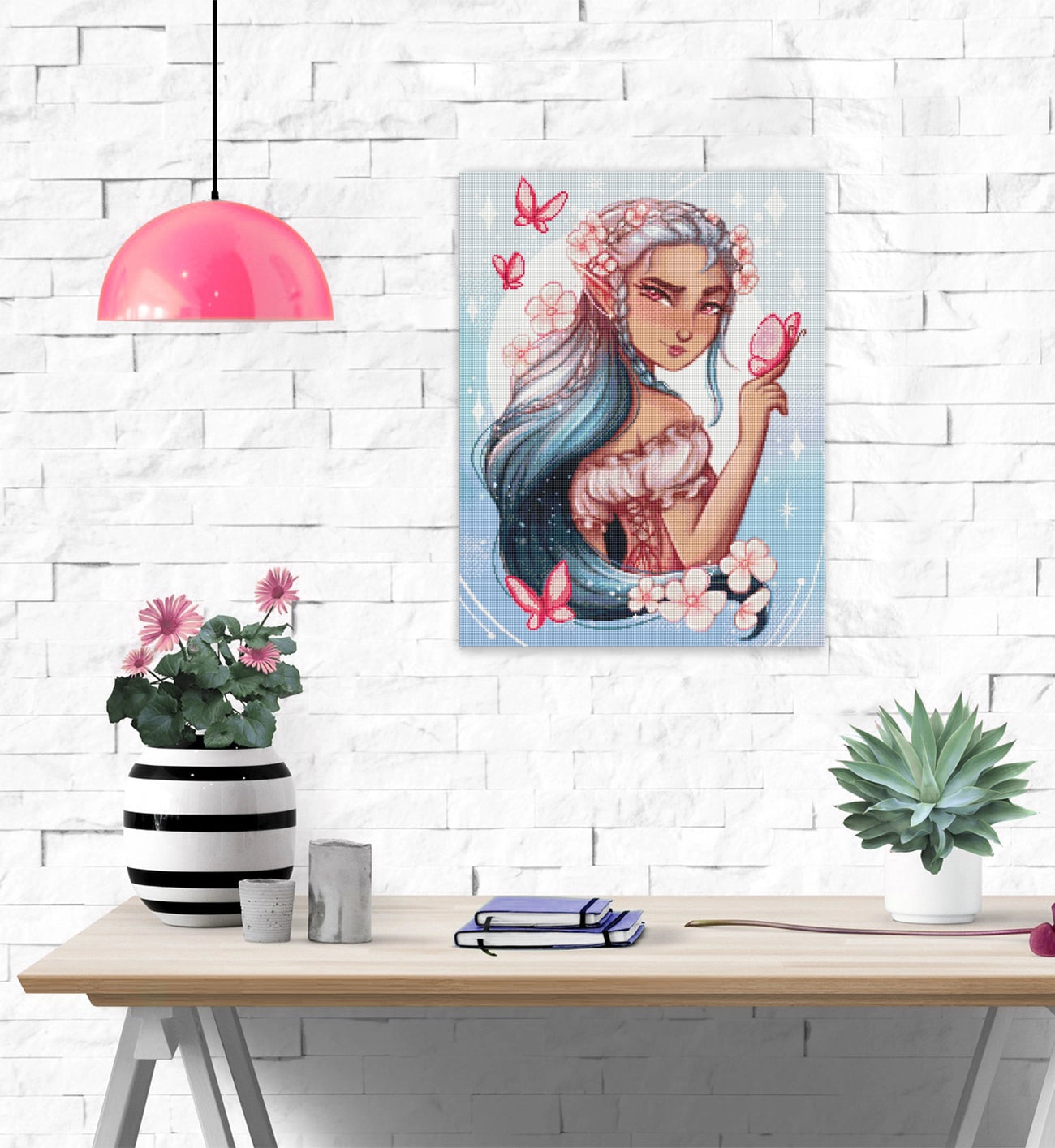 Märchenhaftes Diamond Painting mit Elfe und Schmetterlingen als romantische Fantasy Wanddekoration