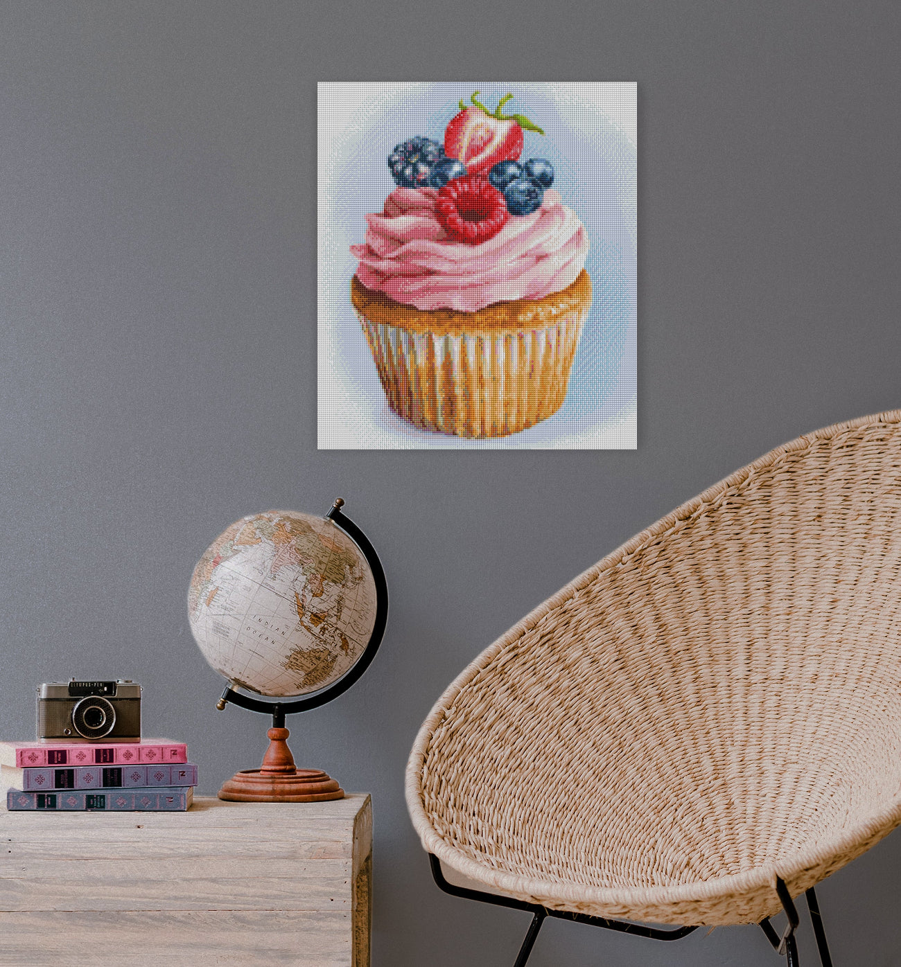 Süßes Diamond Painting mit Cupcake und Beeren als dekoratives Küchen- oder Café Motiv