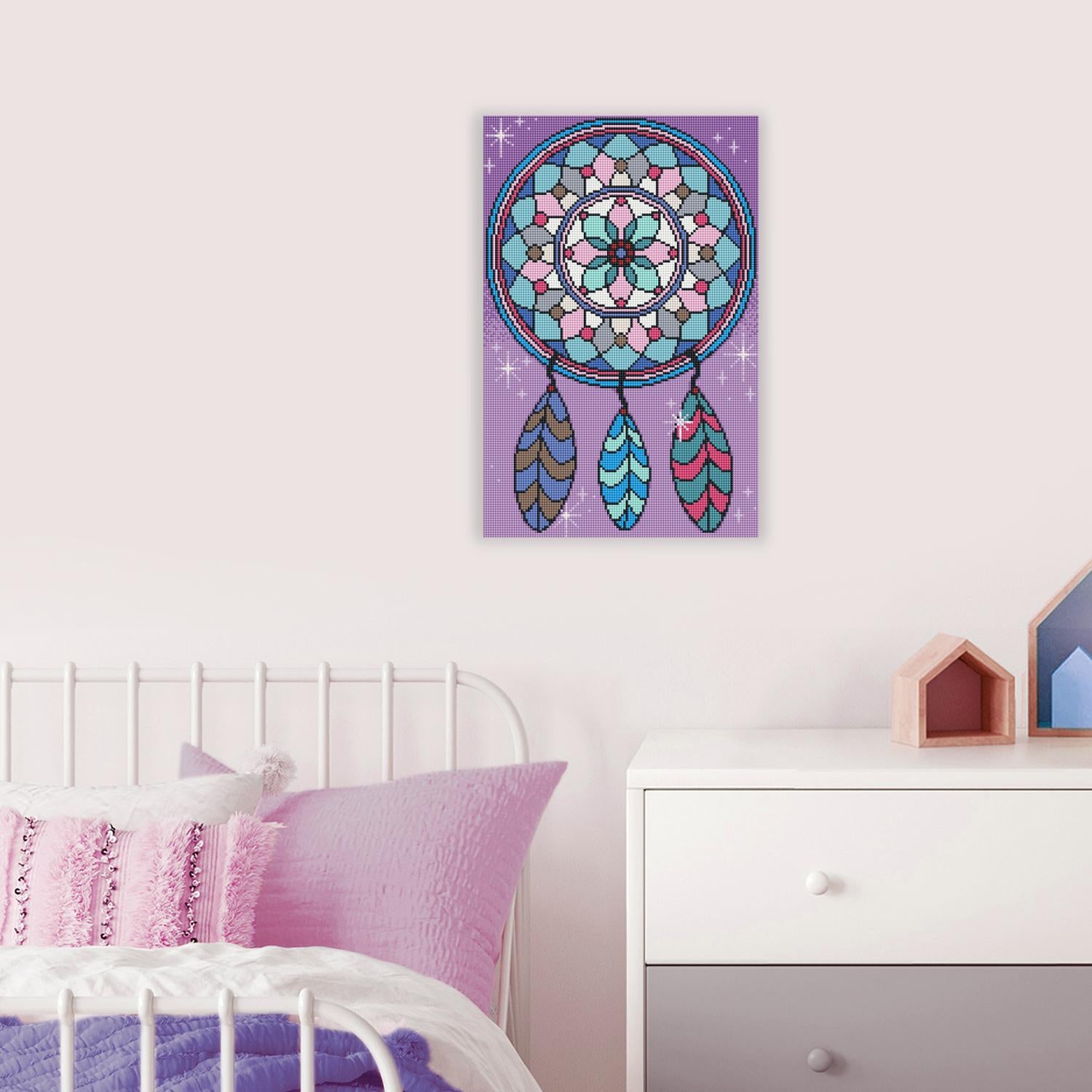 Detailreiches Diamond Painting mit Traumfänger im Mandala-Stil als dekorative Wanddekoration