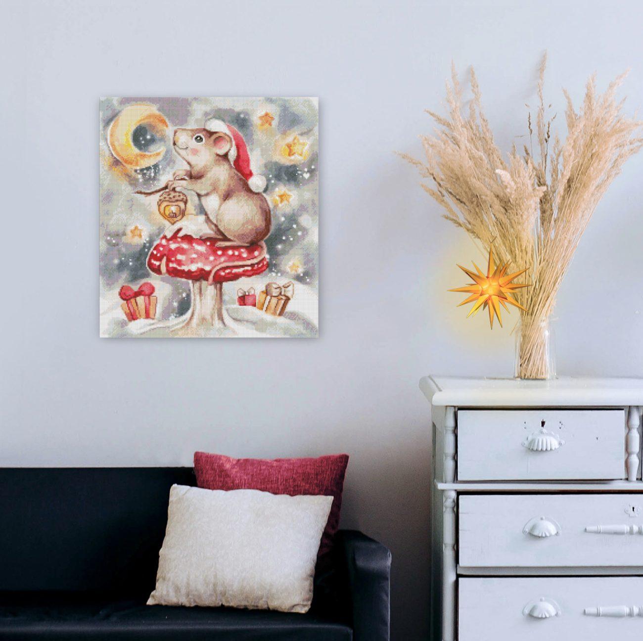 Zauberhaftes Diamond Painting mit Weihnachtsmaus, Laterne und funkelndem Sternenhimmel als festliche Wanddekoration