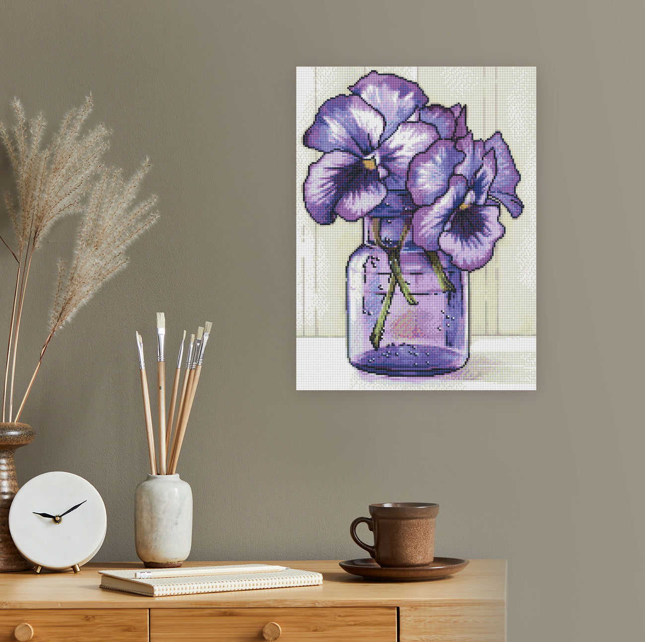 Diamond Painting Blumenmotiv mit Stiefmütterchen als stilvolle Wanddekoration