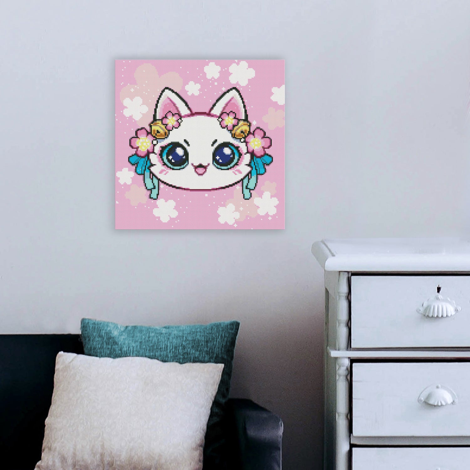 Diamond Painting Sakura Katze mit Blüten und Glöckchen als verspielte Kawaii Wanddekoration