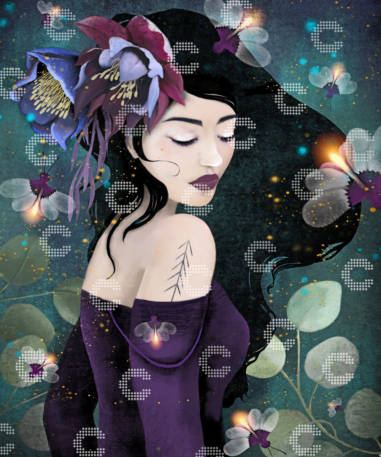 Diamond Painting Mädchen mit schwarzen Haaren und dunkelviolettem Kleid, geschmückt mit zwei großen Blüten im Haar und umgeben von zahlreichen leuchtenden Glühwürmchen