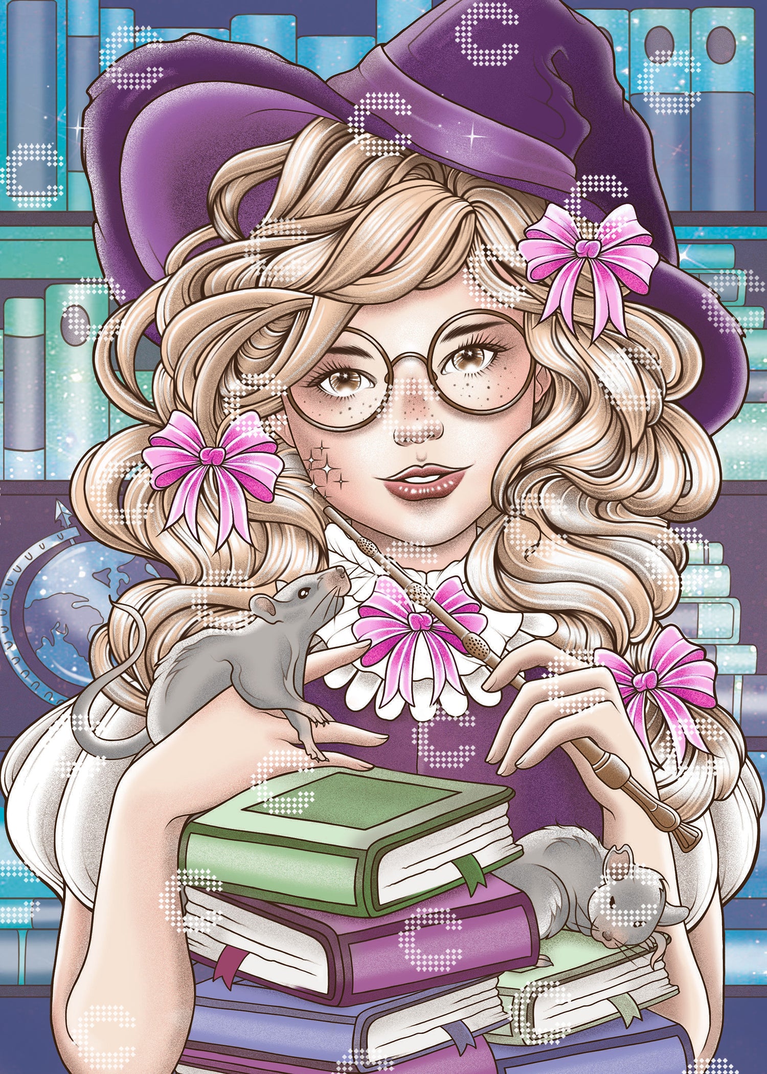 Diamond Painting Original-Motiv mit einer jungen Hexe mit blonden Locken und lila Hexenhut, die mit funkelnden Augen hinter ihrer Brille in einer Bibliothek sitzt, begleitet von zwei süßen Ratten, einem Zauberstab und einem Bücherstapel