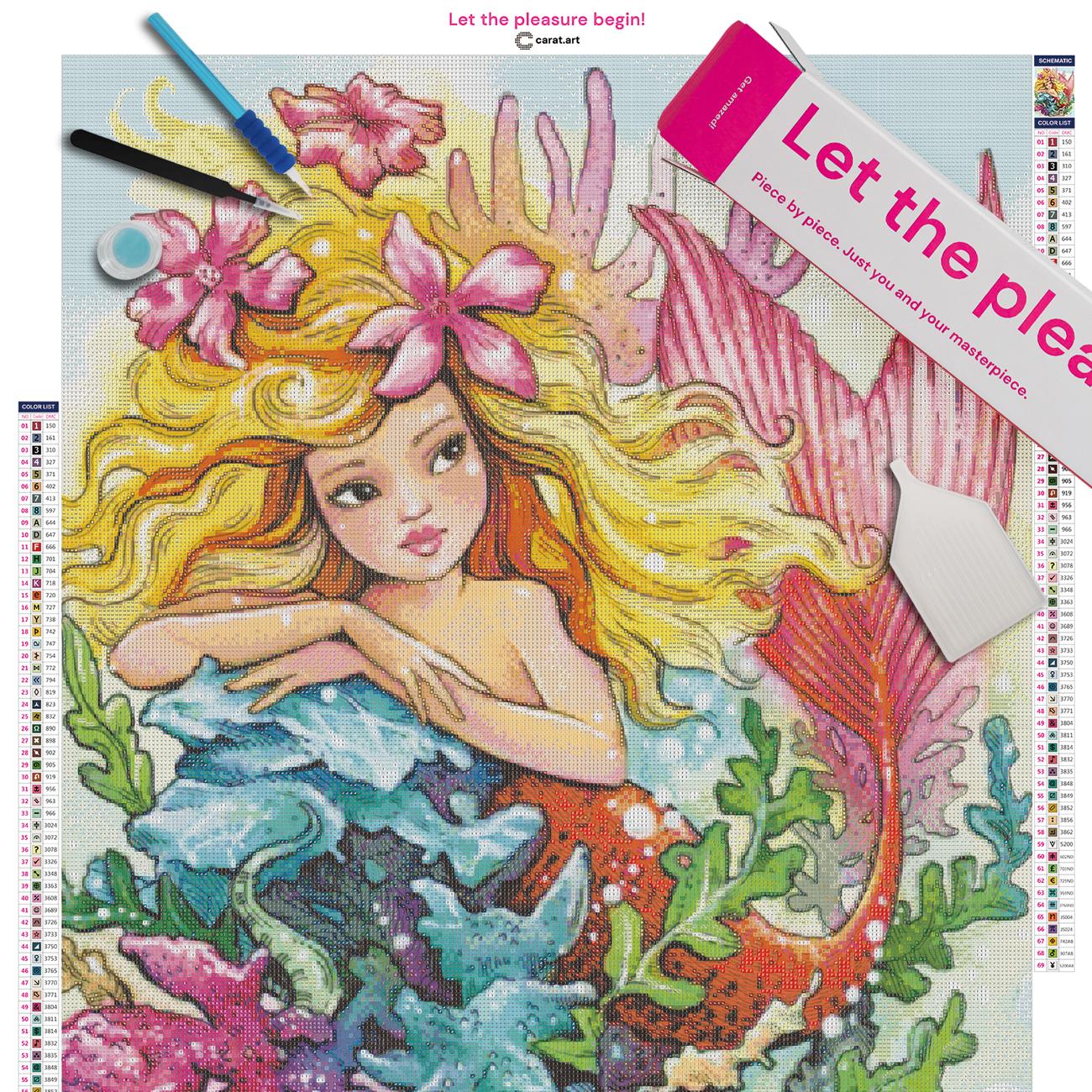 Diamond Painting Set mit Meerjungfrau, pinken Blüten, goldenen Haaren und roter Schwanzflosse inklusive Leinwand, Carat Art Karton und hochwertigem Zubehör