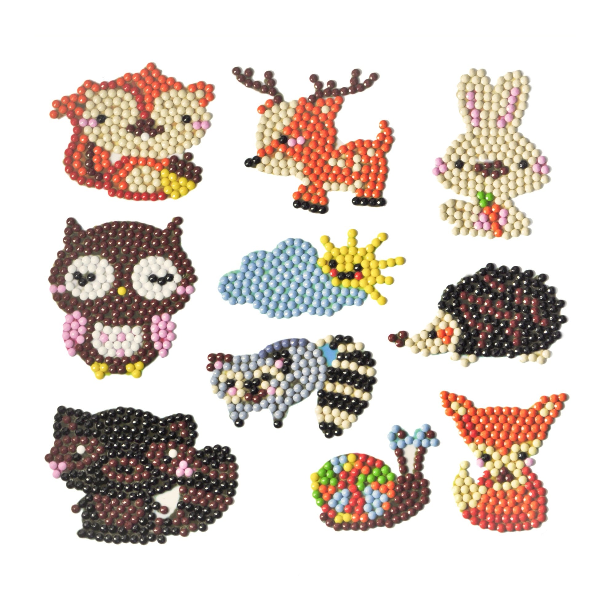 Diamond Painting Sticker mit verschiedenen Waldtiermotiven wie Eichhörnchen, Hase und Fuchs, mit funkelnden Diamantsteinen verziert