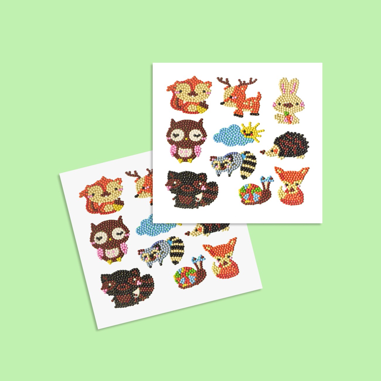 Diamond Painting Sticker Set für Kinder mit zwei Stickerbögen und bunten Tiermotiven wie Fuchs, Eichhörnchen und Igel