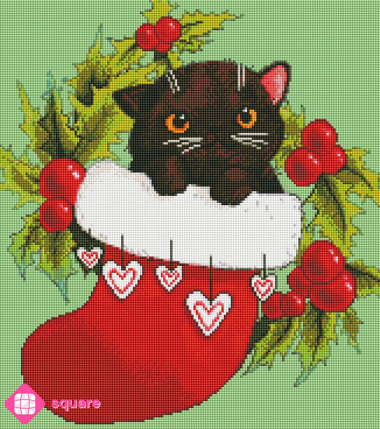 Diamond Painting Vorschau mit schwarzem Kätzchen in einem festlichen Weihnachtsstrumpf, umgeben von Stechpalmenblättern und roten Beeren in funkelnder Steinoptik