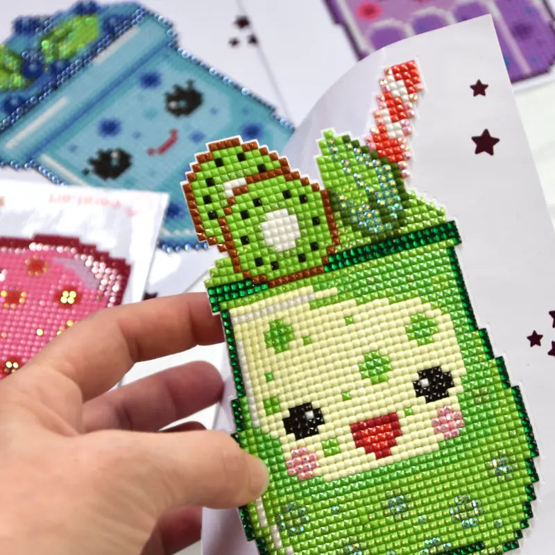 Diamond Painting Sticker mit Frosch-Motiv in grünem Trinkbecher mit Strohhalm